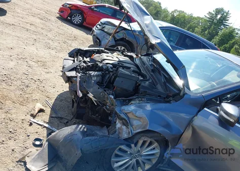 2011 Volkswagen Jetta 2.5L Sel from USA, damaged, VIN 3VWLZ7AJXBM372381